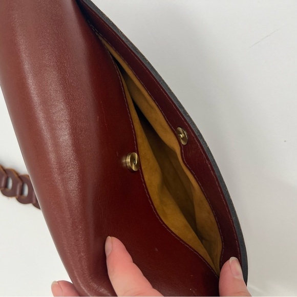 Patricia Nash Chelsey Chainlink Leather Crossbody Bag in British Tan - Picture 5 of 14